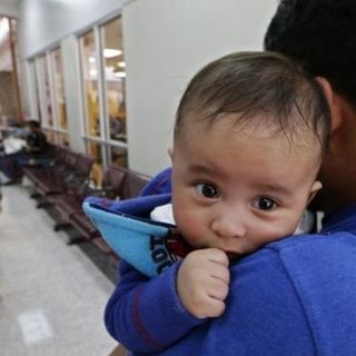 Deadline to reunite US migrant toddlers with parents extended