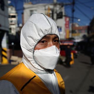 Masks, wipes, and instant ramen: Amazon bestsellers show coronavirus fears