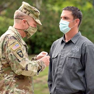 Retired Army Master Sergeant Gets Heroism Medal for Stopping Shooter on Kansas Bridge