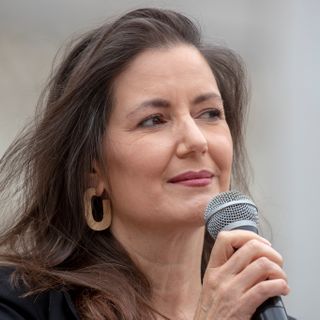 Oakland mayor casts tie-breaking vote to reject deeper police cuts