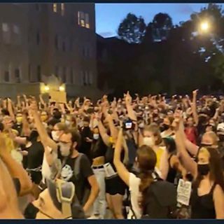 Chicago protesters rally outside mayor’s home to demand defunding of police