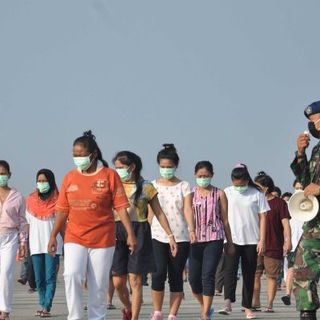 Millions of Indonesian migrant workers face hardship in Malaysia amid coronavirus fallout - ABC News