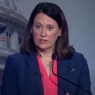 Iowa Dem Scrubs Business Experience From Campaign Site After Local Business Owners Slam Her Record - Washington Free Beacon