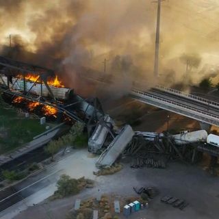 Arizona train derailment and fire described as 'a scene from hell'