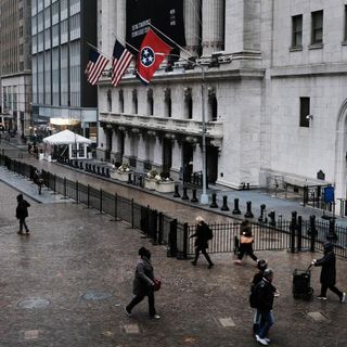 US stocks halted after falling 7%. Global stocks plunge as oil crashes and coronavirus fear spreads | CNN Business