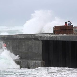 Isaias strengthens back into a hurricane and makes landfall in the Carolinas