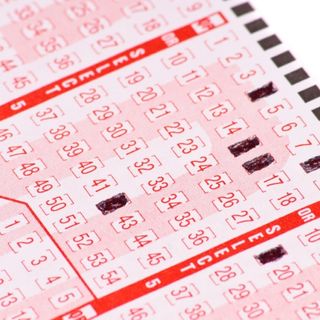 Lucky 'sign' leads man to $630,000 lottery jackpot