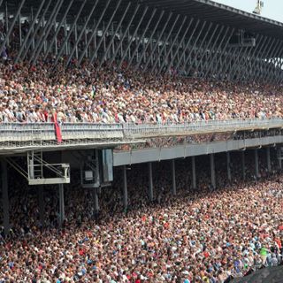 Roger Penske reverses course, closes Indianapolis 500 to fans
