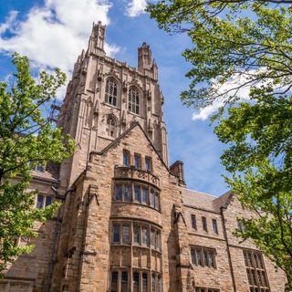 Yale student sues university claiming online courses were inferior, seeks tuition refund, class action status