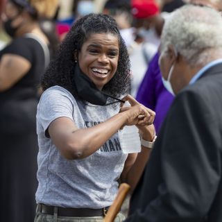 Kim Foxx drops more felony cases as Cook County state’s attorney than her predecessor, Tribune analysis shows
