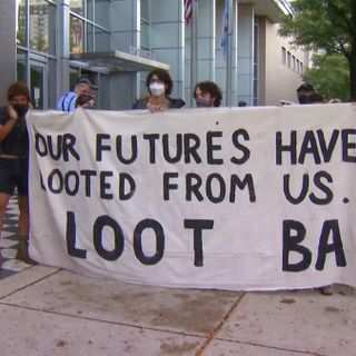 Black Lives Matter Holds Rally Supporting Individuals Arrested in Chicago Looting Monday