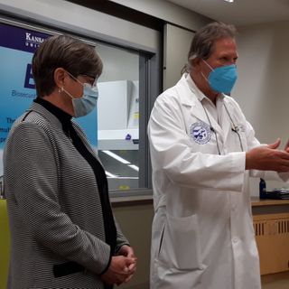 Kansas State biosecurity researchers deliver tutorial to Gov. Laura Kelly on COVID-19 - Kansas Reflector