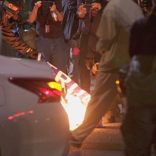 Portland police declare riot outside Justice Center