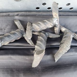 Two dozen tire-flattening caltrops found on I-20 near Smith County on Friday