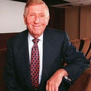 Media mogul Sumner Redstone, whose empire included Viacom and CBS, dies at 97