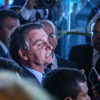 Brazilian President Jair Bolsonaro tests negative for coronavirus, after much confusion