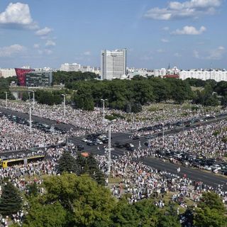 Tens of thousands protest in Minsk, as Lukashenko holds rival demonstration