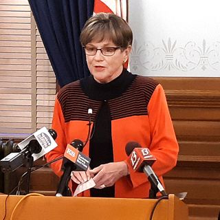 Gov. Laura Kelly reimposes temporary statewide ban on foreclosures, evictions - Kansas Reflector