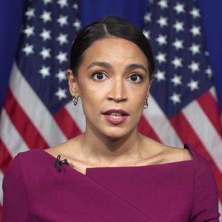 Alexandria Ocasio-Cortez nominates Bernie Sanders at DNC