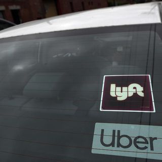 Uber and Lyft get reprieve from court, won't shut down in California for now