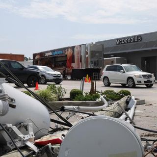 Two days after Hurricane Laura, a McDonald's business owner gave away 10,000 free meals from a portable restaurant | CNN