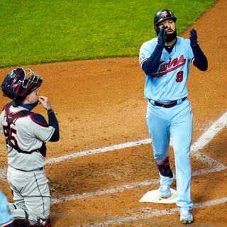 Twins hit five home runs as they beat Indians