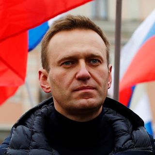 Novichok found on water bottle suggests Russia's Navalny poisoned before he went to airport, aides say