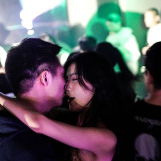 Nightclubs in Wuhan packed as coronavirus epicentre reports no new cases
