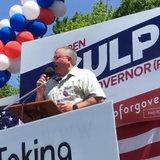 With chanting fans and lots of yard signs, a small town police chief tries to become WA governor