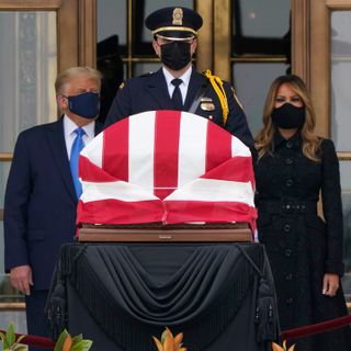 Protesters boo, chant as Trump visits RBG casket: video | Charlotte Observer