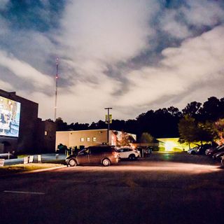 Carloads of families watch movies on new Gordon Outdoors mega-screen in Owings Mills