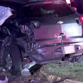 Mother killed, 4 children injured in north Harris County crash