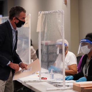 Despite pandemic, some Virginia registrars report surge of poll workers