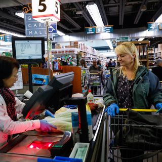 Berkeley passes ordinance requiring healthy snacks at grocery checkout aisles