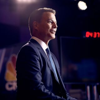 Shepard Smith Returns To The Anchor Chair On CNBC For Opinion-Free Newscast: "We're Not Here To Tell You How To Think"