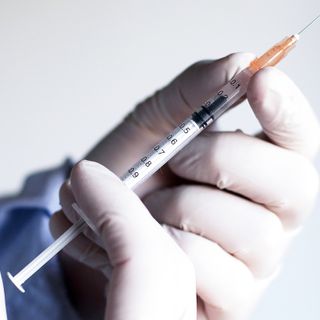 Web Of 'Wellness' Doctors Promote Injections Of Unproven Coronavirus Treatment