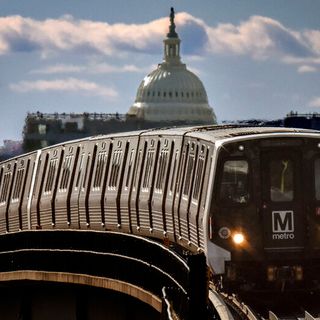 Metro outlines platform rebuilding plans through 2022 - WTOP News