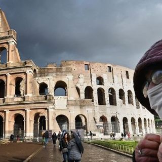 Italy makes face masks mandatory outdoors as coronavirus cases climb - National | Globalnews.ca