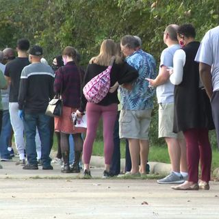 Harris County sets record for turnout on first day of early voting