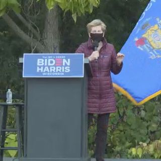 Senator Elizabeth Warren campaigns for Biden in Madison