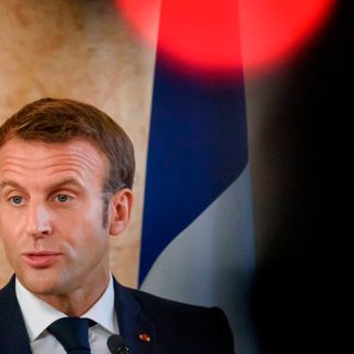 US calls out Russia for Macron campaign hack, even as France stays silent