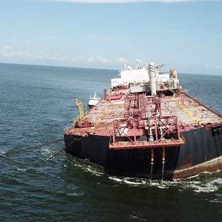 Fears of oil spill grow over stricken tanker in Caribbean