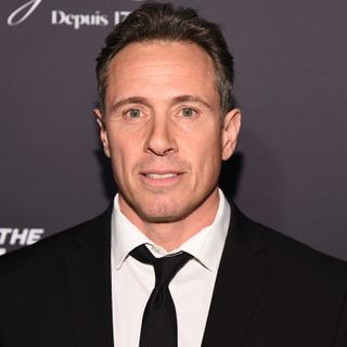 Chris Cuomo socializes mask-free at private members club