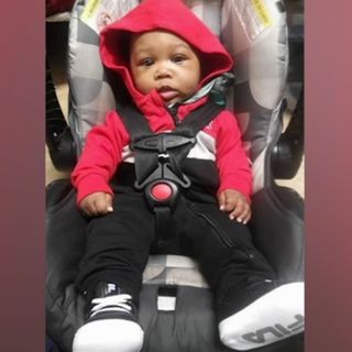 Baby missing after car stolen in Marquette Park, Chicago police say