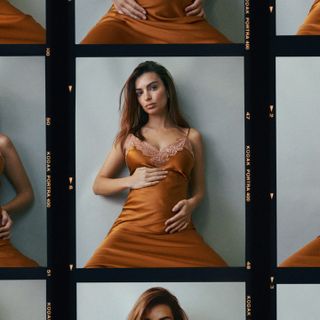 Emily Ratajkowski on Pregnancy and Why She Doesn’t Want to Reveal the Gender of Her Baby