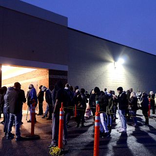 Record numbers on 1st day of Maryland's early voting