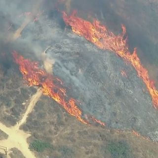 Firefighters stop forward progress on small brush fire in Glendale