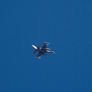 US fighter jet intercepts aircraft near Trump rally, deploying signal flares