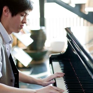 Piano-playing man finds sweet note left by neighbours on night of US election