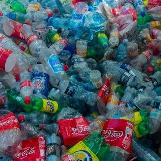 Mutant enzyme could break down plastic bottles for recycling in hours, scientists say - National | Globalnews.ca